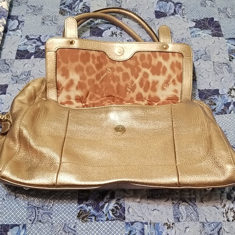 B. Makowsky gold purse. - Picture 3 of 15